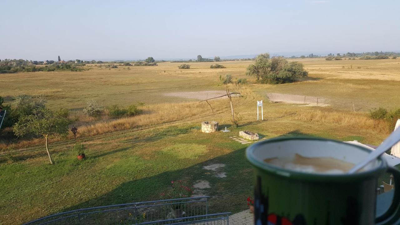Zimmerei - Landgasthaus Karlo Illmitz Bagian luar foto