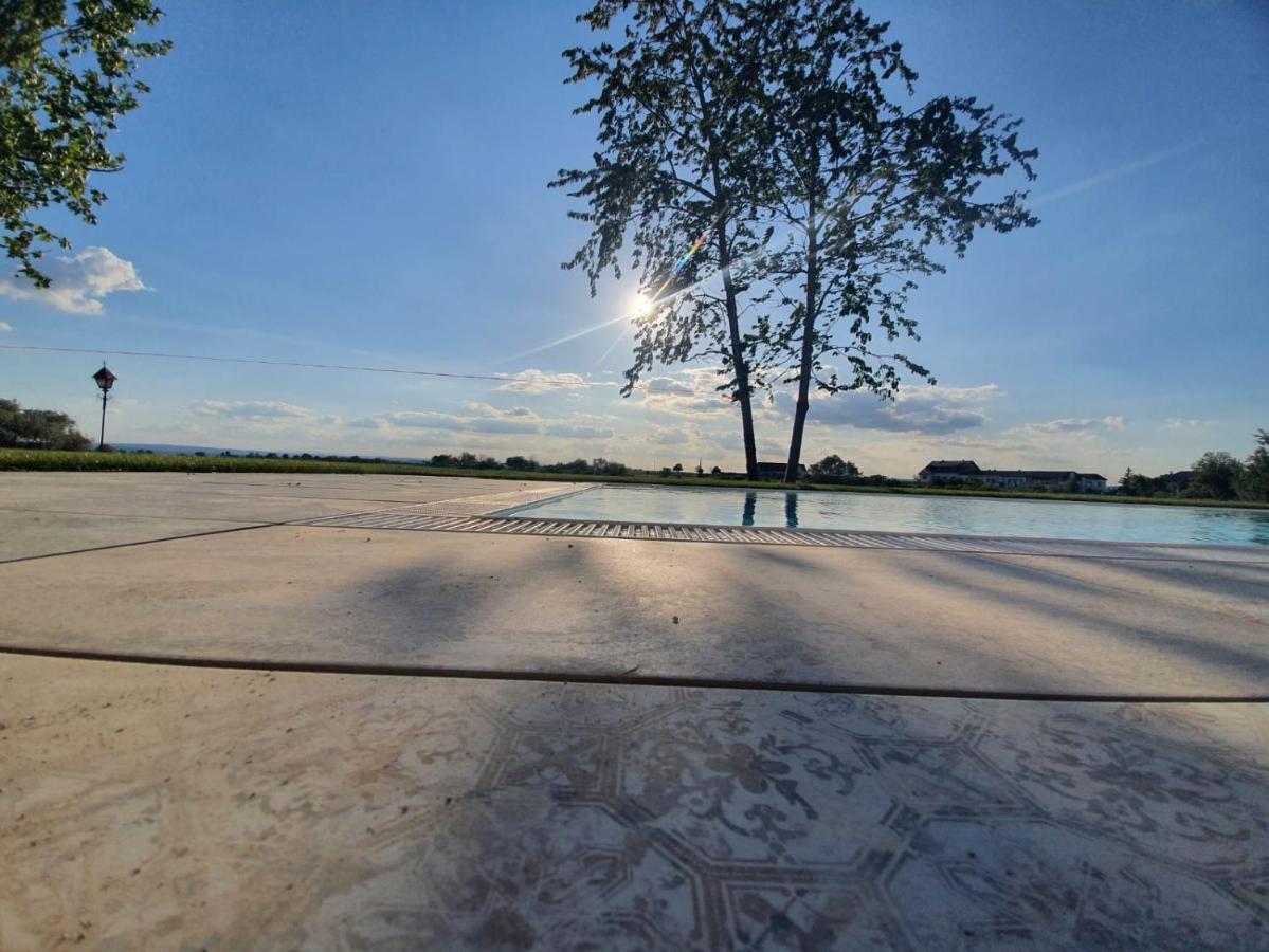Zimmerei - Landgasthaus Karlo Illmitz Bagian luar foto